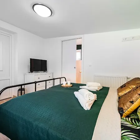 Lu Lägenhet Oświęcim